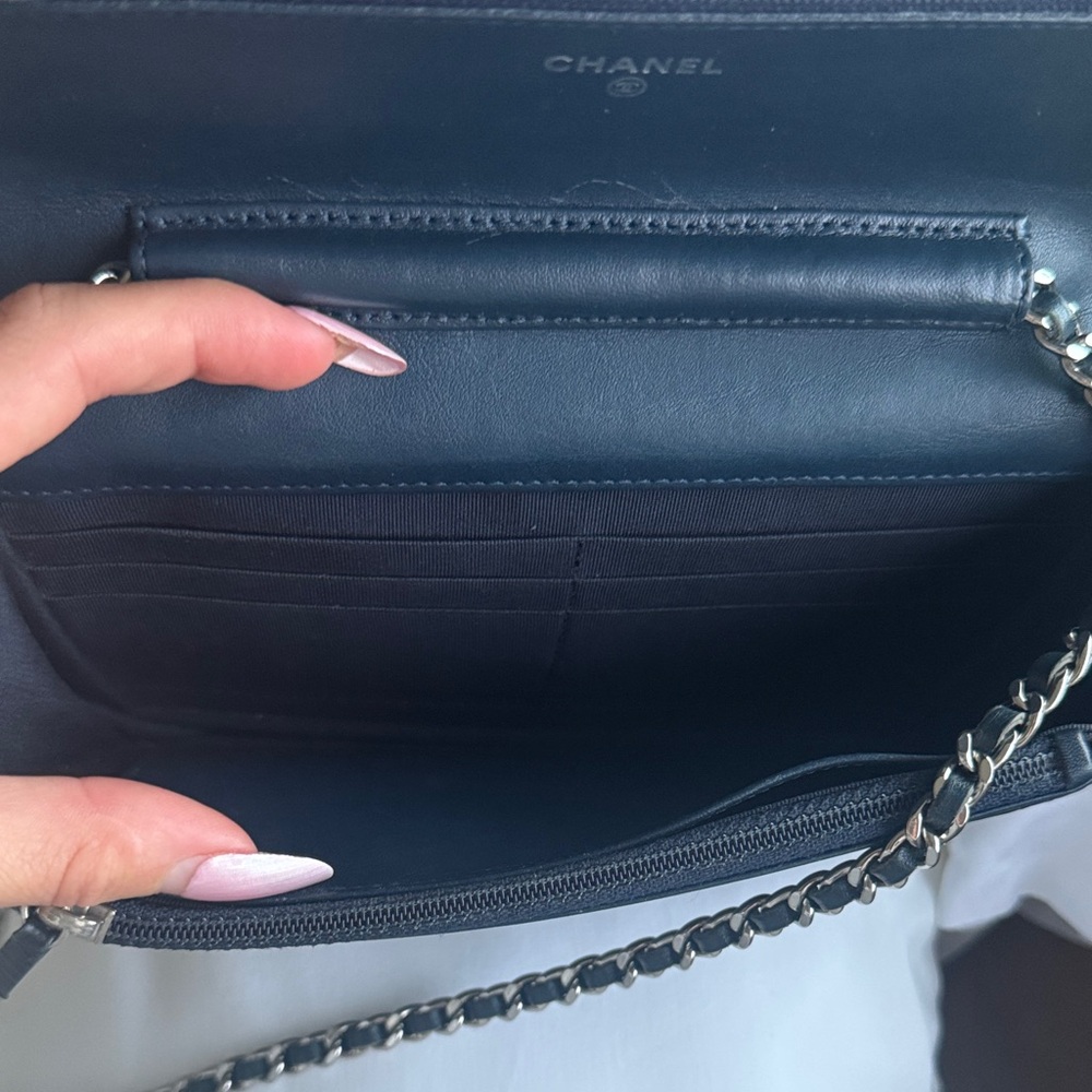 Chanel Blue Patent Leather Crossbody Bag - Picture 4 of 8